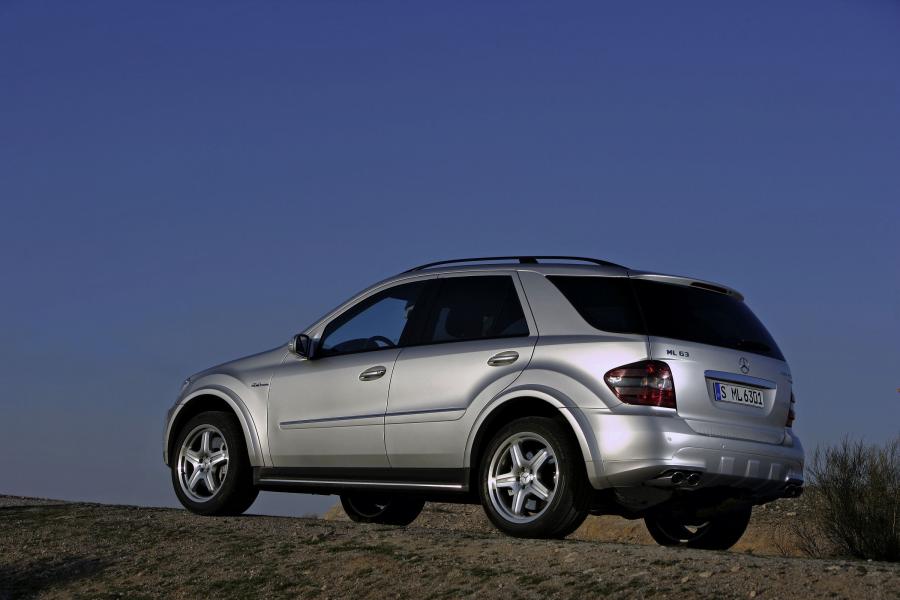  Mercedes-Benz ML63 AMG 2007 года  (фото 8 из 42)